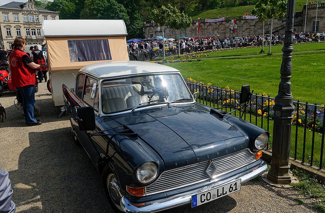 Über 500 Autos zogen Besucher aus nah und fern an