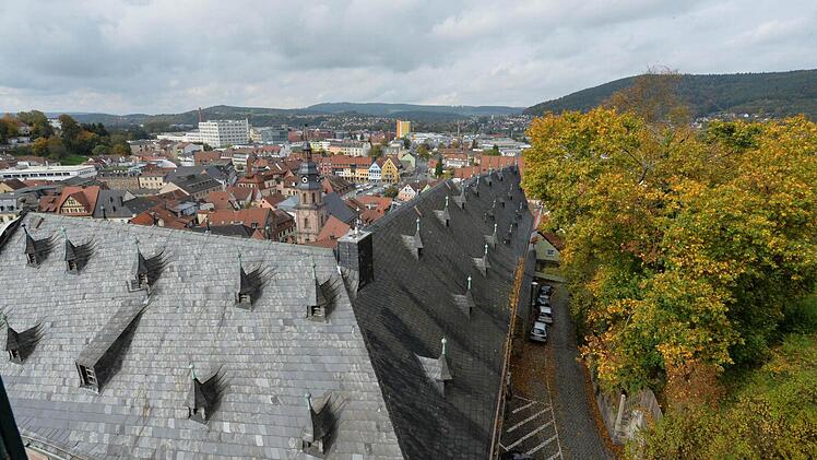 Kulmbacher Dachlandschaft - im Vordergrund der Langheimer Amtshof. Foto: Ronald Rinklef