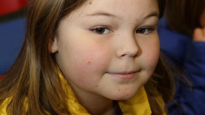 Verena (10) aus Forchheim, Schwester von Carina: "Ich fand die Vorlesung sehr schön und auch sehr interessant. Das ist heute meine erste Vorlesung. Für mich war ganz neu, dass die Suchmaschine ein ganzes Haus mit Computern braucht, um was herauszufinden." Foto: Barbara Herbst