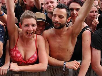 Der Samstag bei Rock im Park 2016 - Sonne, Regen und Unwetterwarnung. Foto: Tobias Stich