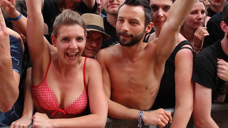 Der Samstag bei Rock im Park 2016 - Sonne, Regen und Unwetterwarnung. Foto: Tobias Stich
