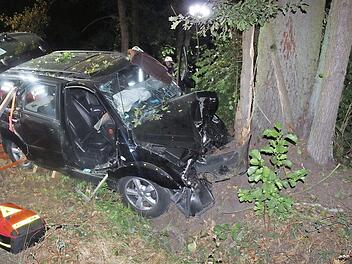 In diesem Fahrzeug wurde die junge Frau eingeklemmt und schwer verletzt. Foto: Kreisbrandinspektion