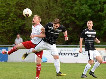 Der ATS Wartenfels verzichtet derzeit freiwillig auf seinen Torjäger Martin Ciznar (links/hier noch im Trikot des FC Neuenmarkt) aus dem Corona-Risikoland Tschechien. Foto: Archiv/Monika Limmer