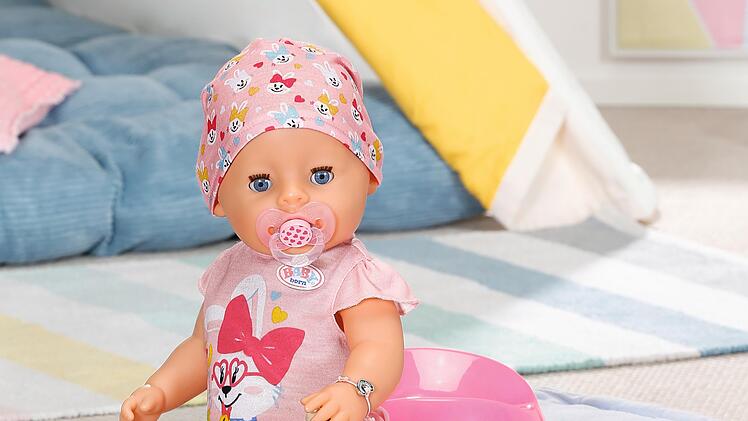 Zum 30. Geburtstag wurde die Baby born mit einem magischen Schnuller ausgestattet. Kinder können die Augen öffnen und schließen.