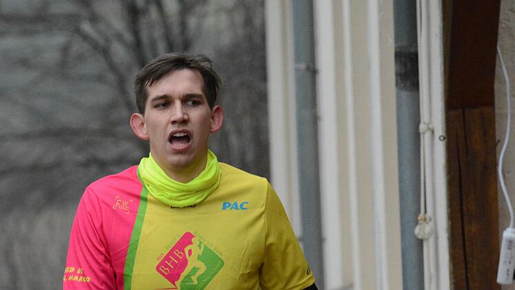 Schnappschüsse vom Fuschter Silvesterlauf.