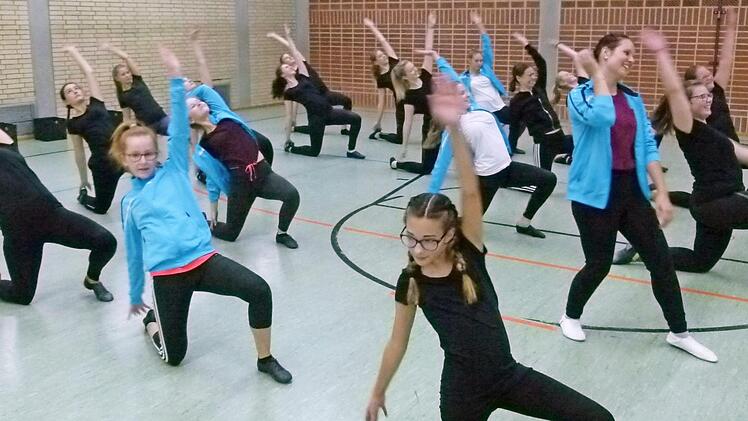 "Emotion Dance" wollen beim Sommerfest für Furore sorgen. Sie übten schon fleißig. Foto: Doris Weidner