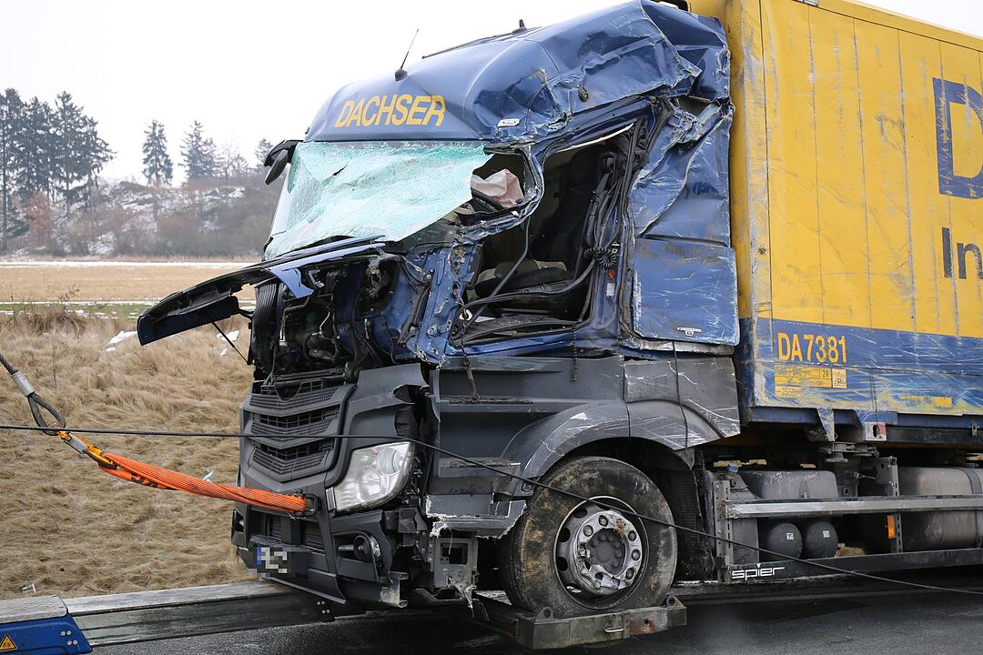 Schwerer Lkw-Unfall im Landkreis Hof