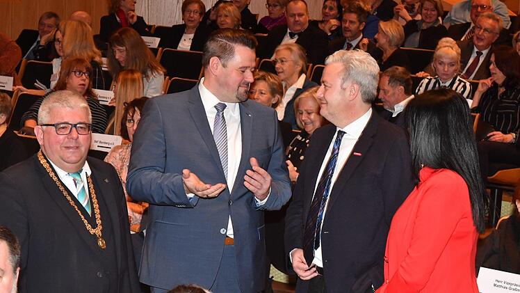 Ehrengäste: Bürgermeister Wolfgang Metzner und Handwerkskammervizepräsident Matthias Grassmann.