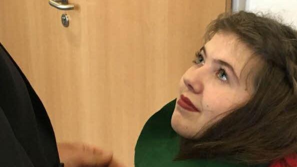 Der grüne Kragen als Zeichen der Andersartigkeit - wer ihn bekommt, fühlt sich abgestempelt. Foto: diversity-works.de