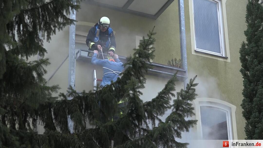 Mehrfamilienhaus in Nürnberg brennt