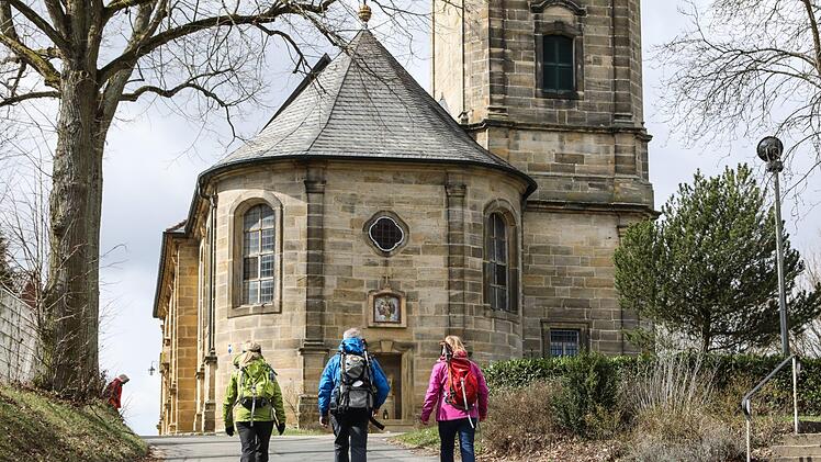 An der Jakobskirche in Prächting. Foto: Barbara Herbst