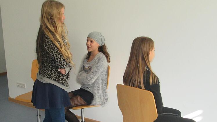 Mit Worten und dem Einsatz emotionaler Intelligenz einen Streit unter Mitschülern zu schlichten war Thema eines Seminars an der Johannes-Petri-Schule. Winfried Ehling