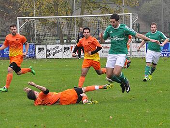 Das 700. Spiel in der Kreisliga trug der SV Rothenkirchen mit Marcello Sasso (rechts) am vergangenen Samstag in Steinberg aus und musste sich mit 1:4 geschlagen geben. Foto: Herbert Kalb