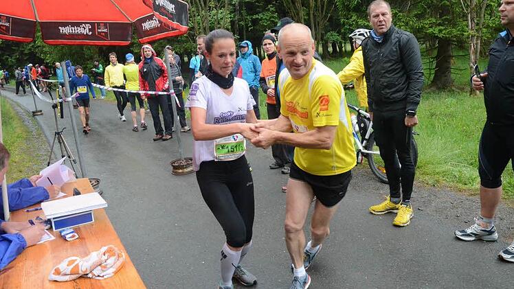 Rennsteig-Staffellauf in Tettau.  Foto: Karl-Heinz Hofmann