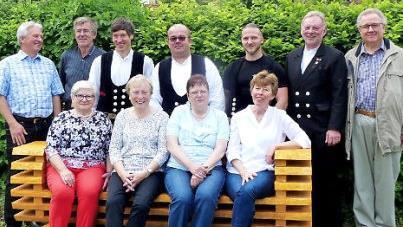 Groß war die Freude in Trebgast über die Spende der Zimmerer-Innung Kulmbach.  Foto: Dieter Hübner