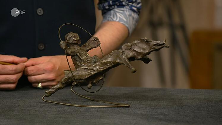 Eine Bronzefigur hatte der K&uuml;nstler Karl H. H&ouml;dicke dem Vater des Verk&auml;ufers geschenkt. Der war Kinderarzt des Sohnes des K&uuml;nstlers. Anneliese und Clemens w&uuml;nschten sich bis zu 5.000 Euro. Colmar Schulte-Goltz empfahl 2.000. David Suppes war die Figur 2.500 Euro wert.