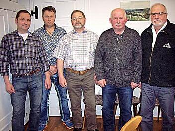 Ehrung für tolle Zuchtleistungen (von links): Thomas Henkel, Andreas Scheler, Rolf Sembach, Rainer Luther, Bernd Grzonka  Foto: Doris Weidner