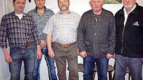 Ehrung für tolle Zuchtleistungen (von links): Thomas Henkel, Andreas Scheler, Rolf Sembach, Rainer Luther, Bernd Grzonka  Foto: Doris Weidner