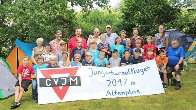 Einen abwechslungsreichen Start in die Sommerferien erlebten 21 Jungs aus dem Raum Ebern beim CVJM-Zeltlager in Altenplos. Foto: Martin Lang