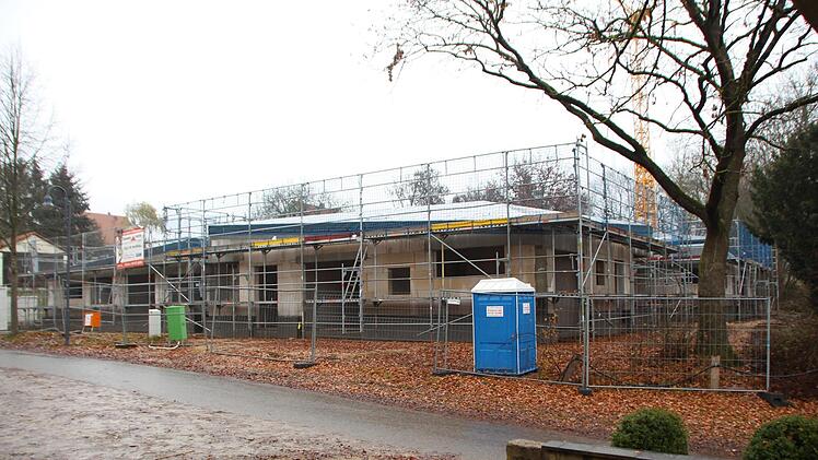 Der Neubau der Kita in Zentbechhofen passt sich dem Gelände an. Fotos: Andreas Dorsch