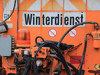 Ein Räumfahrzeug soll fest im Norden des Landkreises stationiert werden, um kurzfristig auf Witterungsbedingungen reagieren zu können. Foto: kdm/Archiv