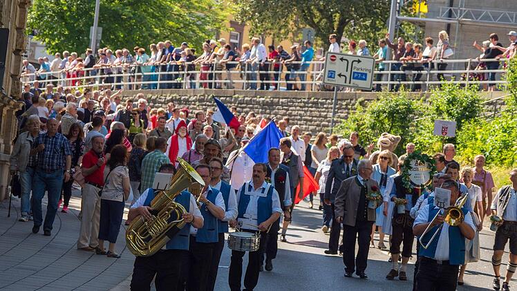 Eines der ältesten deutschen Handwerks- und Schützenfeste findet jährlich im oberfränkischen Hof statt: der Schlappentag. Foto: Nicolas Armer/dpa