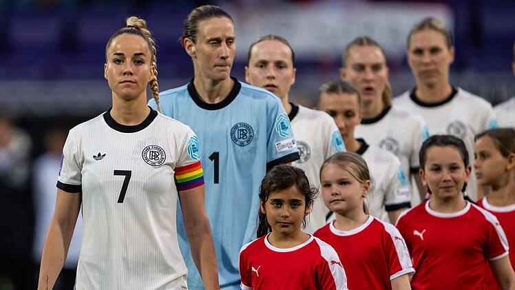 Giulia Gwinn führt die deutsche Mannschaft als Kapitänin beim Turnier in der Schweiz an.