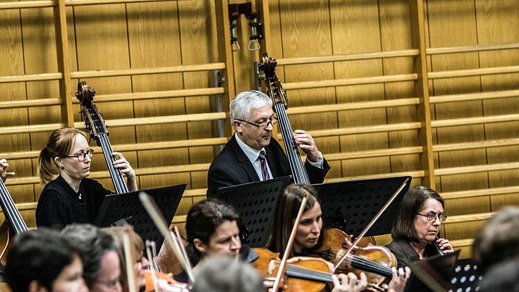 Impressionen vom Sinfoniekonzert der "Musikfreunde Neustadt".Foto: Jochen Berger