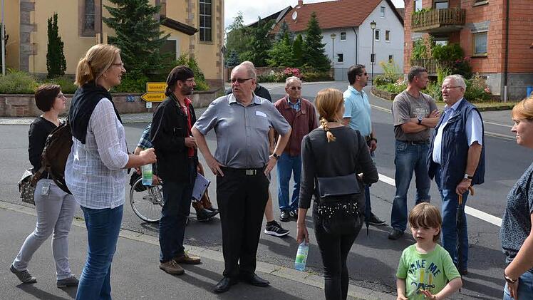 Stadtteil-Rundgang in Poppenroth. Foto: Peter Rauch