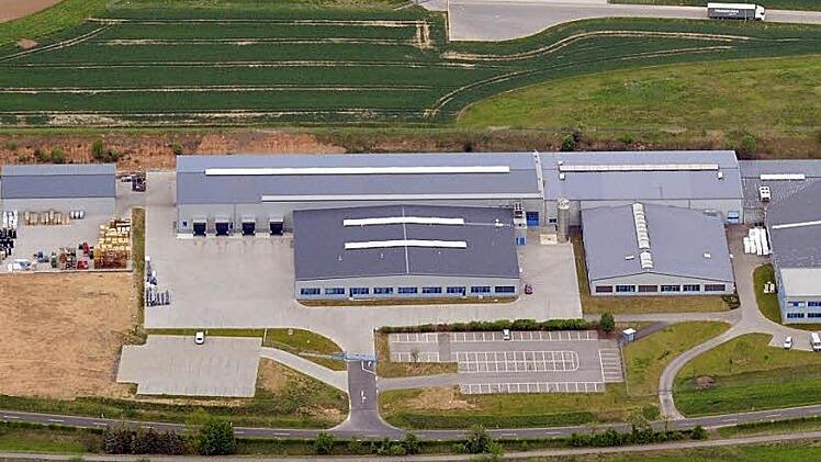 Keine Luftnummer blieb die Betriebsratswahl bei Uniwell in Eyrichshof. Kandidaten traten nun auf drei Listen an. Unser Bild zeigt vorne das Wellrohr-Unternehmen aus der Luft.  Foto: Ronald Rinklef