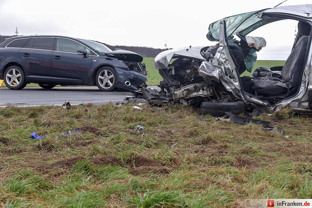 Tödlicher Verkehrsunfall auf B8 Richtung Würzburg