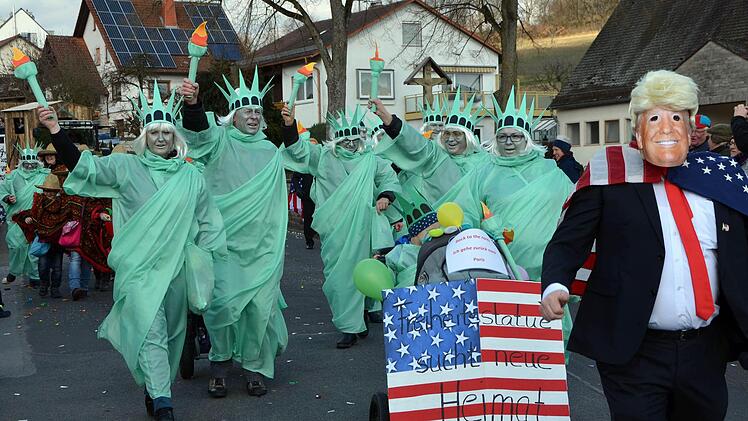 Faschingszug Rosenmontag in Waldfenster Foto: Peter Rauch