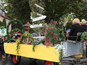 Die Vereine wissen sich auf dem Umzug in Szene zu setzen.