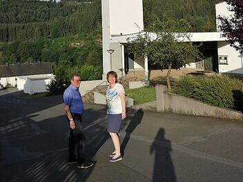 Die Pfarrgemeinderatsvorsitzende Gisela Kaiser und der Vorsitzende der Kirchenverwaltung Arnold Imsel.Veronika Schadeck