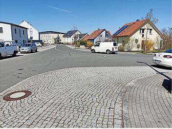 Anwohner klagen über eine unübersichtliche Verkehrsführung an dieser Kreuzung, ein Kreisverkehr soll dort aber trotzdem nicht entstehen.