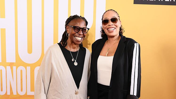 Whoopi Goldberg zeigte sich gemeinsam mit ihrer Tochter Alexandrea Martin Dean.