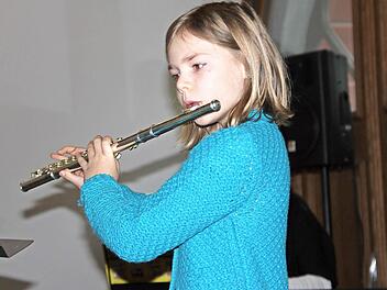 Lillit Pascher intonierte "Fröhliche Weihnacht überall".