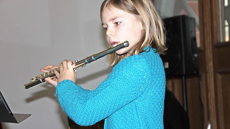 Lillit Pascher intonierte "Fröhliche Weihnacht überall".