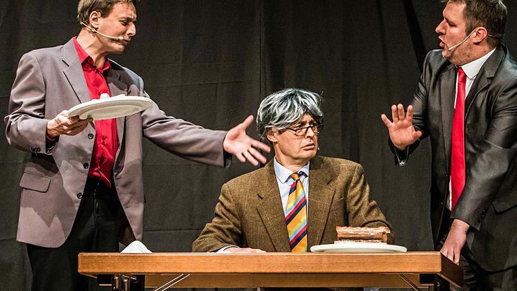 "Aller Unfug ist schwer": Das neue Programm des Trios "TBC" feierte Premiere im Coburger Kongresshaus. Foto: Jochen Berger