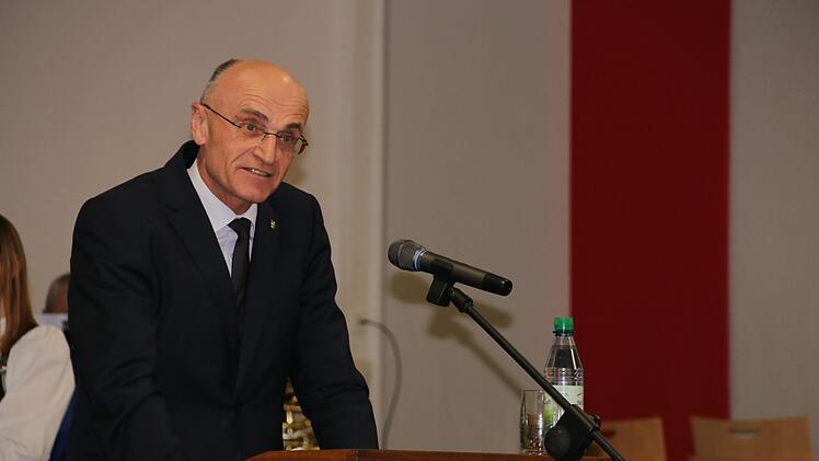 Landrat Wilhelm Schneider würdigte Robert Herrmann auch als Kreisrat.