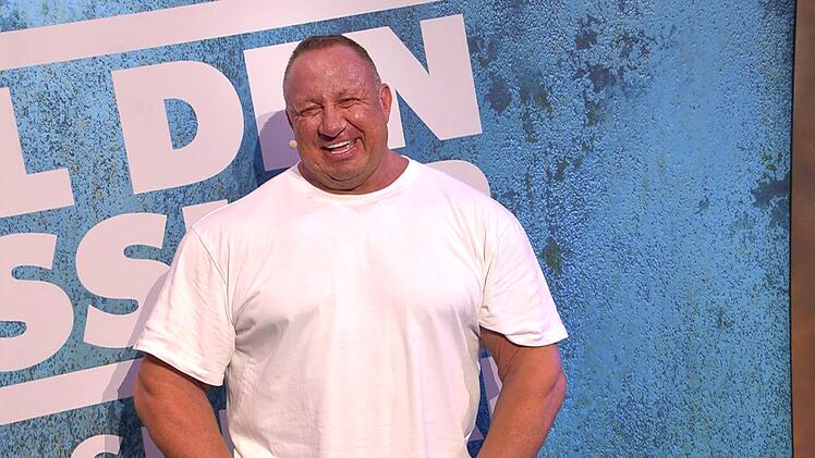 Markus R&uuml;hl ist eine deutsche Bodybuilder-Legende. Im Grillen wird er zumindest "unvergesslich". Das attestierte ihm Jana Ina Zarrella - weil sein Dessert so einzigartig missgl&uuml;ckte.
