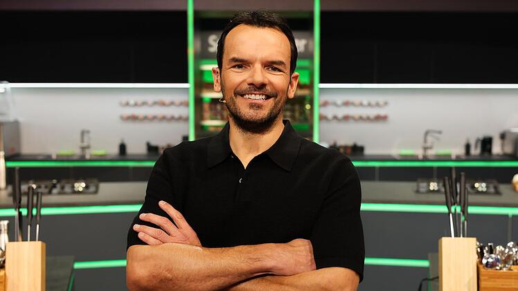 "Doch klar, dass ich gewinne": Beim Coach-Battle &uuml;berzeugt Steffen Henssler mit seinem Kebab-Soulfood und kann sich ein Koch-Talent seiner Wahl sichern.