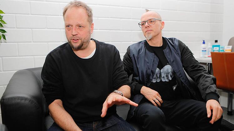 Smudo (links) und Thomas D von den Fantas standen vor dem Konzert infranken.de Rede und Antwort. Foto: Matthias Hoch