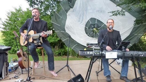 Goller & Götz unterhielten die Besucher des Open Airs bei der Skihütte Kupferberg. Foto: Klaus-Peter Wulf