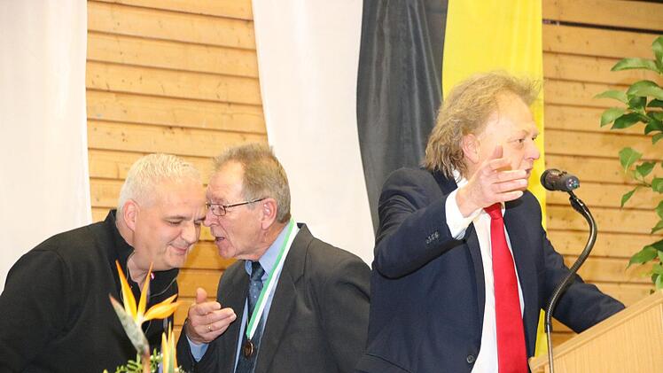 Ganz locker auf der Bühne: die "Brandstifter" Michael Schmidt, Herbert Laschinsky und Peter Wagner (von links). Foto: Jürgen Gärtner