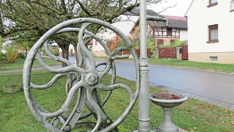 Relikte von früher entdeckt man in Messenfeld. Foto: Monika Schütz