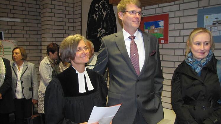 Pfarrerin Andrea Sterzinger und ihr frisch angetrauter Ehemann Craig Alan Smith. Foto: Martin Koch