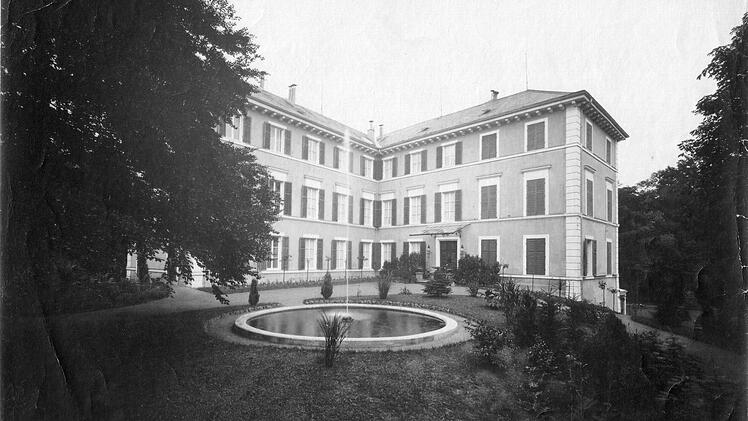 So sah Schloss Burgellern in den 1920-er Jahren aus, bevor es zum Müttererholungsheim erweitert wurde. Repro: Birgit Kastner