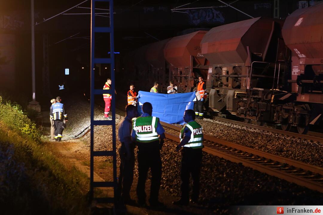 Nürnberg: Bahnarbeiter von vorbeifahrendem ICE erfasst und getötet