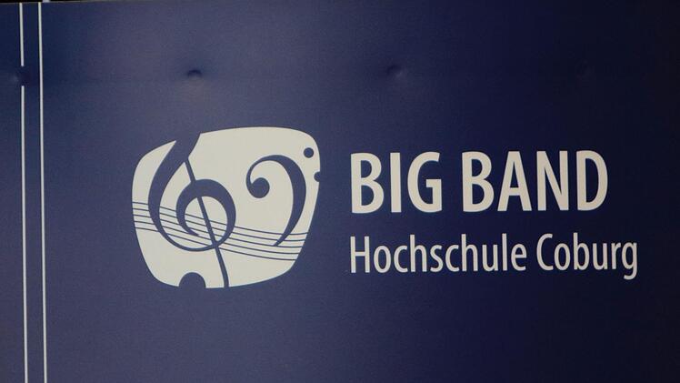 Toller Auftritt: Reichlich Applaus gab es beim Jubiläumskonzert zum fänfjährigen Bestehen der Coburger Hochschul-Bigband im Kongresshaus.Foto: Jochen Berger